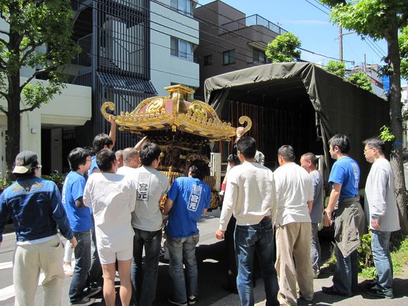  森下1丁目宮元神輿の修理